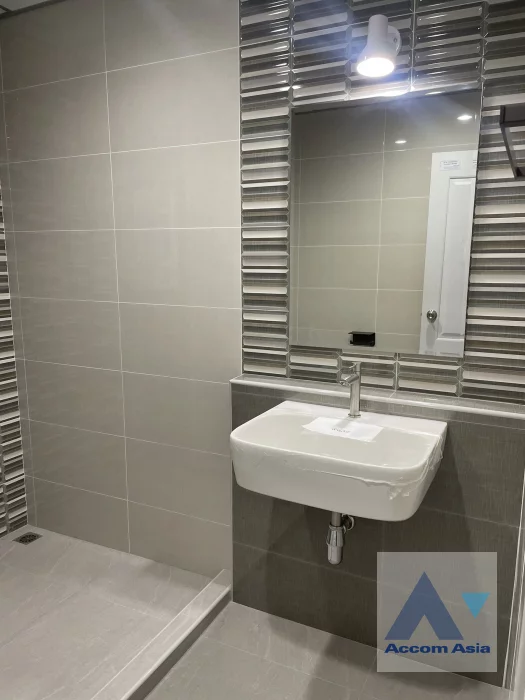 26  4 br Townhouse For Rent in Silom ,Bangkok MRT Sam Yan - BTS Sala Daeng AA45940