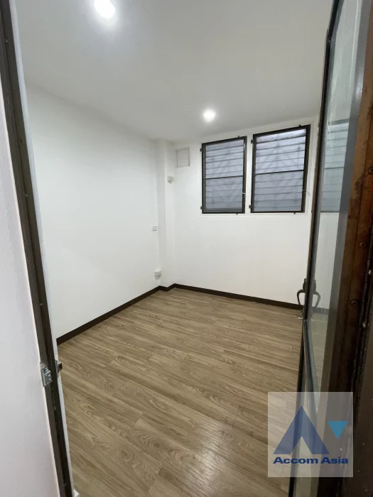 8  4 br Townhouse For Rent in Silom ,Bangkok MRT Sam Yan - BTS Sala Daeng AA45940