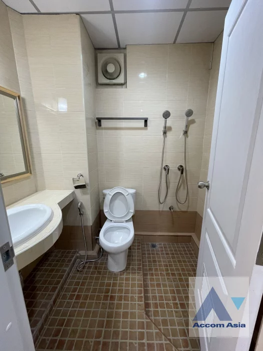 30  4 br Townhouse For Rent in Silom ,Bangkok MRT Sam Yan - BTS Sala Daeng AA45940