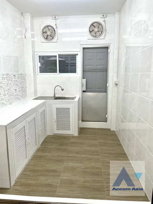 21  4 br Townhouse For Rent in Silom ,Bangkok MRT Sam Yan - BTS Sala Daeng AA45940