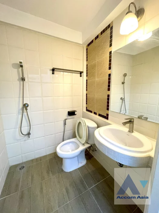 27  4 br Townhouse For Rent in Silom ,Bangkok MRT Sam Yan - BTS Sala Daeng AA45940