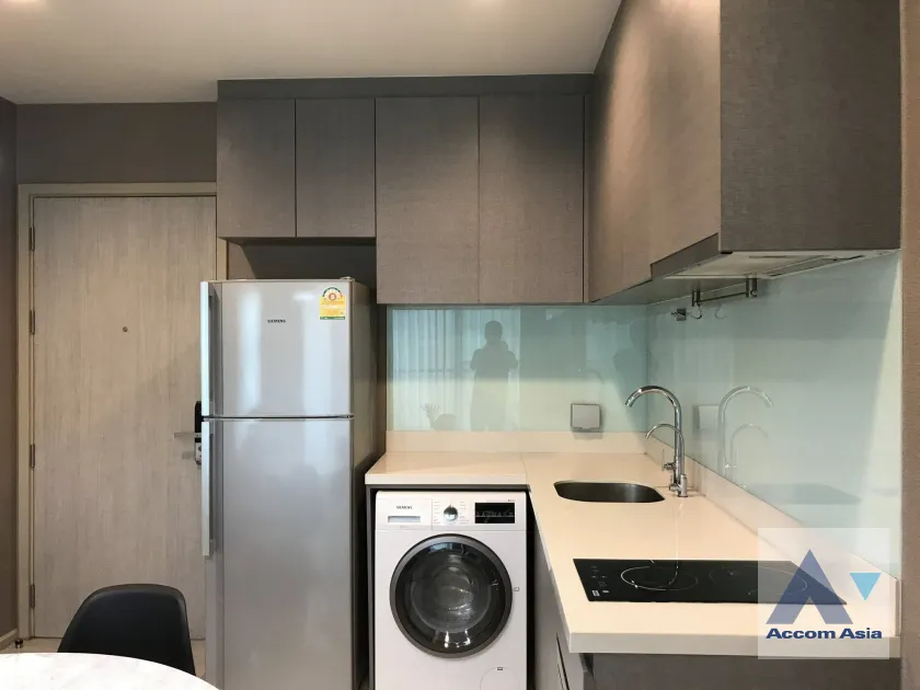unit 2 Bedrooms  Condominium For Rent in Sukhumvit, Bangkok  near BTS Thong Lo (AA45947)