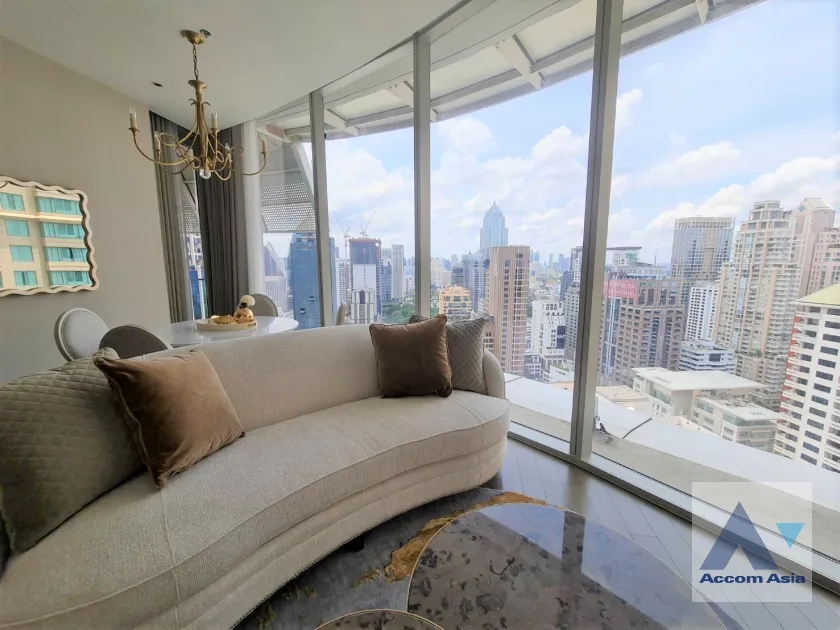 unit 2 Bedrooms  Condominium For Rent in Ploenchit, Bangkok  near BTS Ratchadamri (AA45949)