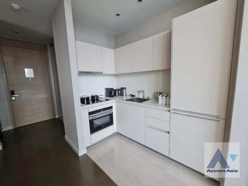 5  2 br Apartment for rent and sale in Ploenchit ,Bangkok BTS Ratchadamri at Luxury Service Residence AA45949
