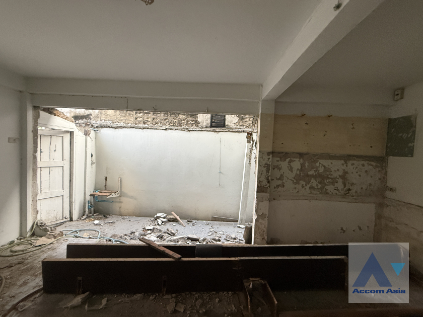 10  3 br House For Rent in Ratchadaphisek ,Bangkok MRT Sutthisan AA45953