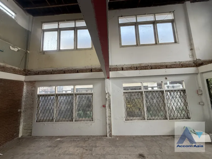 unitHome Office |  3 Bedrooms  House For Rent in Ratchadaphisek, Bangkok  near MRT Sutthisan (AA45953)