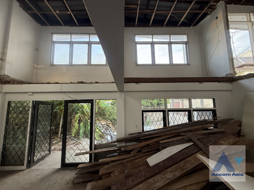 6  3 br House For Rent in Ratchadaphisek ,Bangkok MRT Sutthisan AA45953