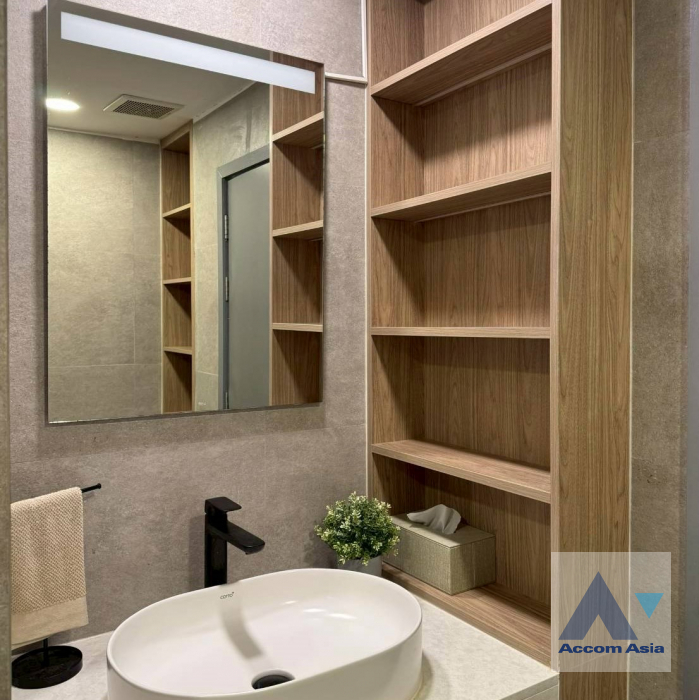 8  1 br Condominium For Rent in Ploenchit ,Bangkok BTS Ratchadamri at The Rajdamri AA45960