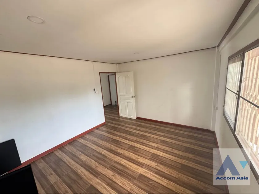 14  5 br House For Sale in Pattanakarn ,Bangkok  AA45962