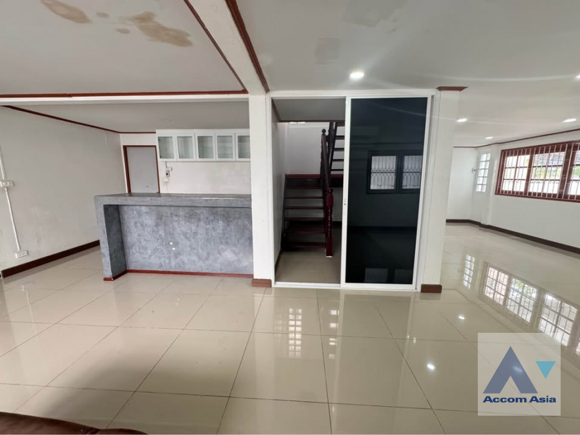 6  5 br House For Sale in Pattanakarn ,Bangkok  AA45962