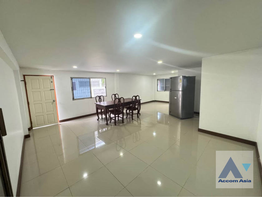  1  5 br House For Sale in Pattanakarn ,Bangkok  AA45962