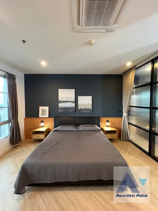 unit 2 Bedrooms  Condominium For Rent in Sukhumvit, Bangkok  near BTS Asok - MRT Sukhumvit (AA45963)