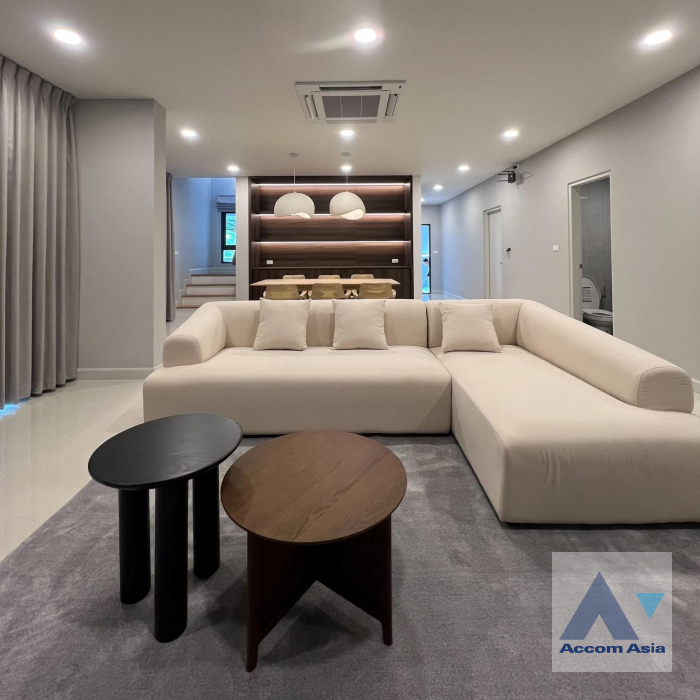 6  4 br House for rent and sale in Samutprakan ,Samutprakan  at Centro Bangna AA45964