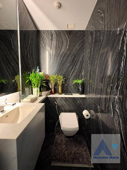 24  2 br Condominium For Rent in Sathorn ,Bangkok BTS Saphan Taksin at Four Seasons Private Residences AA45971