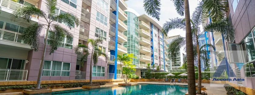 unit 3 Bedrooms  Condominium For Rent in Sukhumvit, Bangkok  near BTS Ekkamai (AA45973)