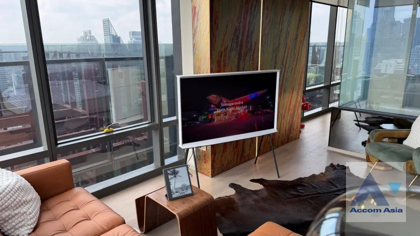 unit 1 Bedroom  Condominium For Rent in Silom, Bangkok  near BTS Chong Nonsi (AA45975)