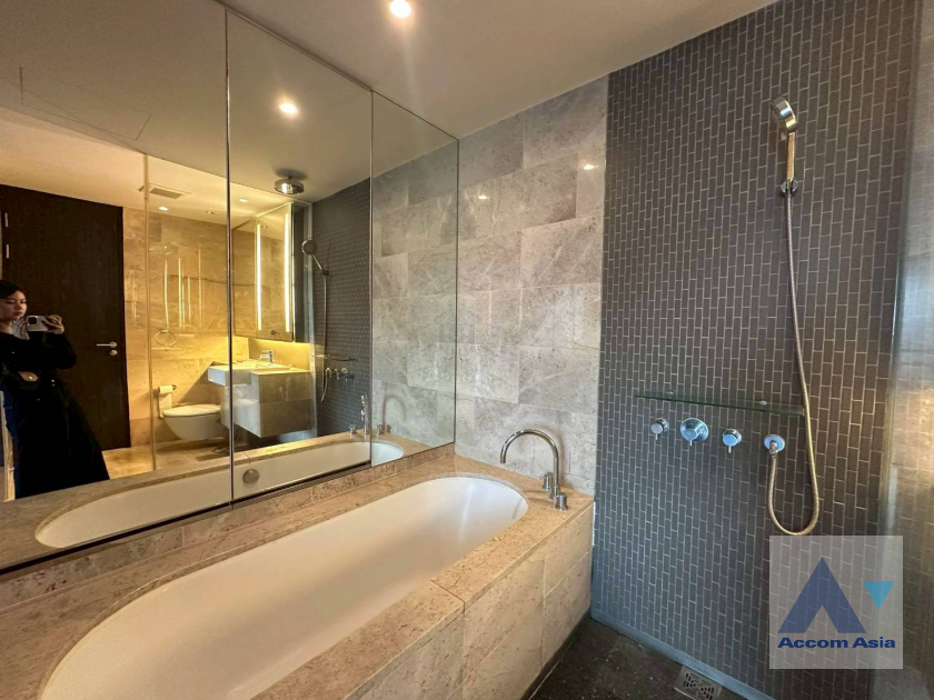 14  1 br Condominium For Rent in Ploenchit ,Bangkok BTS Ratchadamri at Hansar Residence AA45977