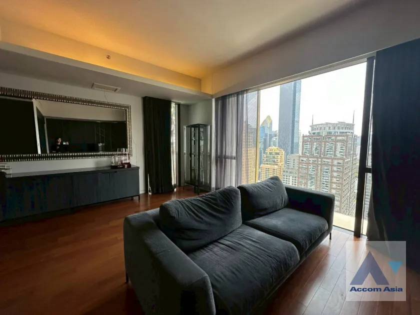 unit 1 Bedroom  Condominium For Rent in Ploenchit, Bangkok  near BTS Ratchadamri (AA45977)