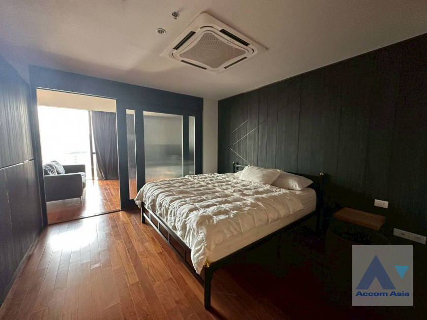 12  1 br Condominium For Rent in Ploenchit ,Bangkok BTS Ratchadamri at Hansar Residence AA45977