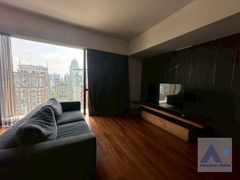 4  1 br Condominium For Rent in Ploenchit ,Bangkok BTS Ratchadamri at Hansar Residence AA45977