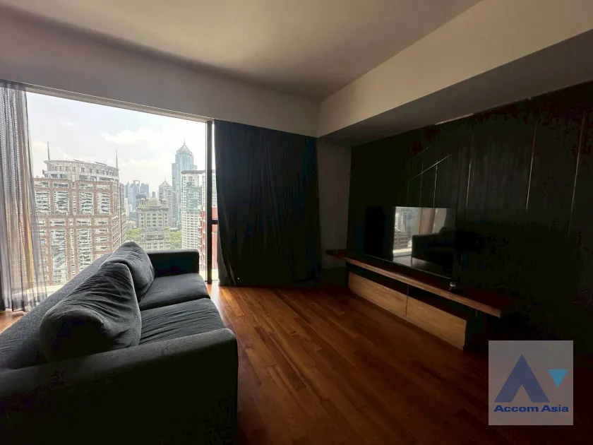 unit 1 Bedroom  Condominium For Rent in Ploenchit, Bangkok  near BTS Ratchadamri (AA45977)