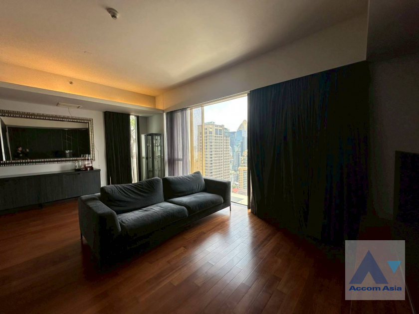 5  1 br Condominium For Rent in Ploenchit ,Bangkok BTS Ratchadamri at Hansar Residence AA45977