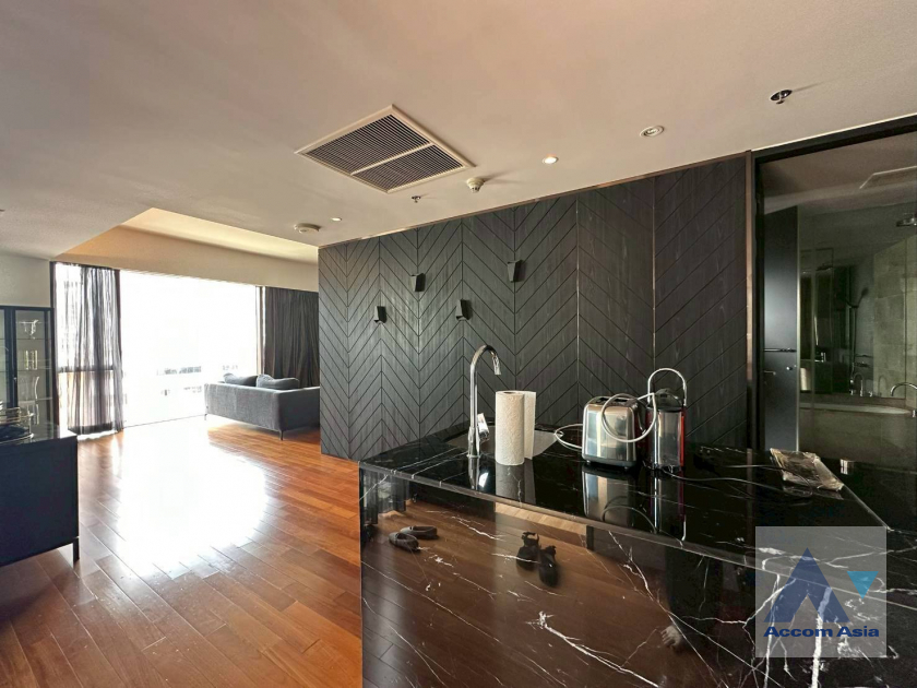 11  1 br Condominium For Rent in Ploenchit ,Bangkok BTS Ratchadamri at Hansar Residence AA45977