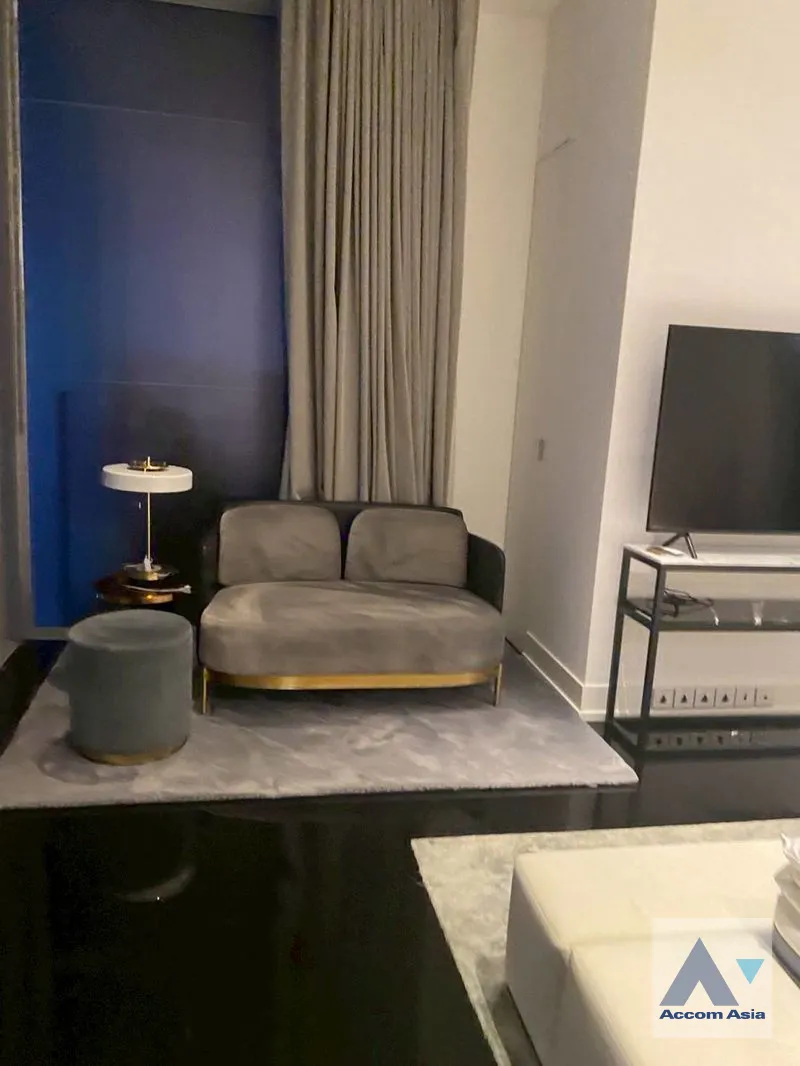 unit 2 Bedrooms  Condominium For Rent & Sale in Silom, Bangkok  near BTS Chong Nonsi (AA45979)