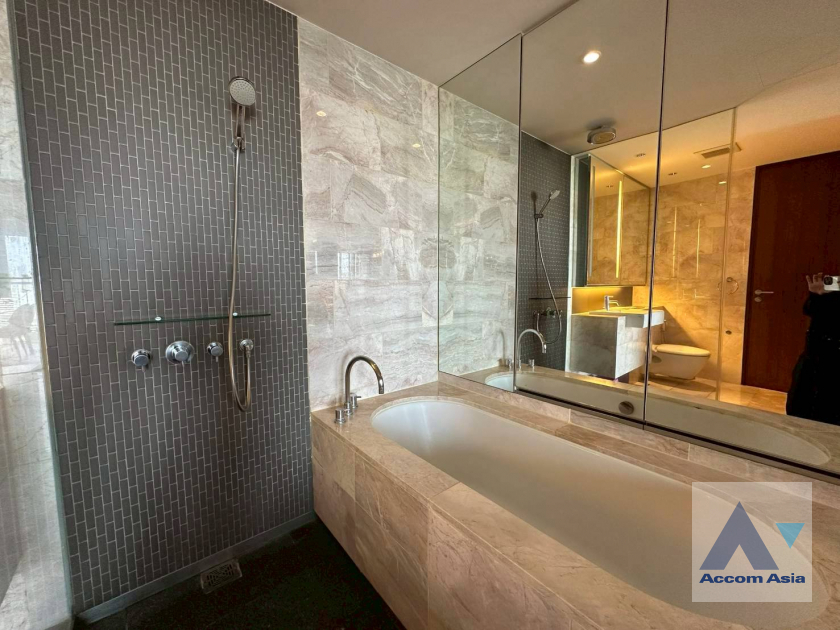 17  1 br Condominium For Rent in Ploenchit ,Bangkok BTS Ratchadamri at Hansar Residence AA45980