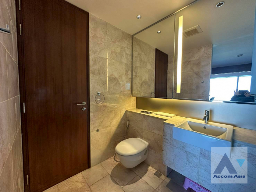 18  1 br Condominium For Rent in Ploenchit ,Bangkok BTS Ratchadamri at Hansar Residence AA45980