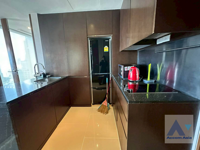 11  1 br Condominium For Rent in Ploenchit ,Bangkok BTS Ratchadamri at Hansar Residence AA45980