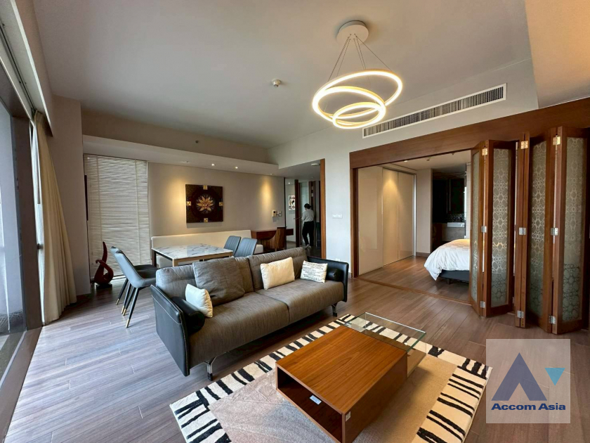  2  1 br Condominium For Rent in Ploenchit ,Bangkok BTS Ratchadamri at Hansar Residence AA45981