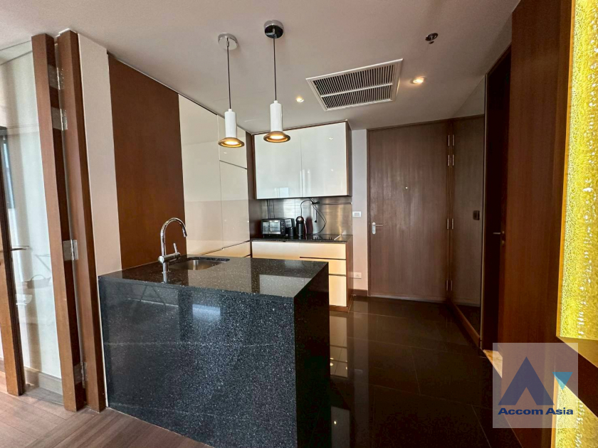 12  1 br Condominium For Rent in Ploenchit ,Bangkok BTS Ratchadamri at Hansar Residence AA45981