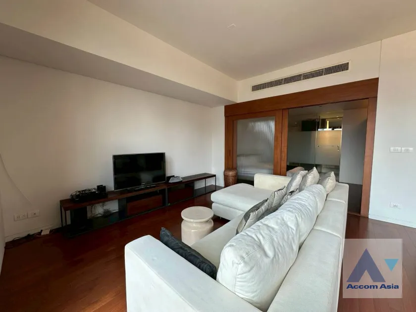 unit 1 Bedroom  Condominium For Rent in Ploenchit, Bangkok  (AA45982)