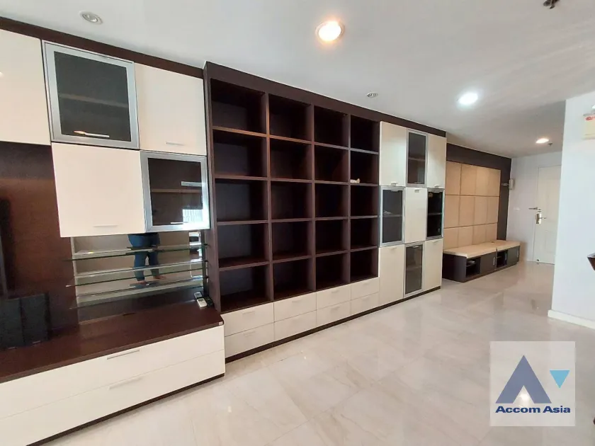 unit 2 Bedrooms  Condominium For Sale in Sukhumvit, Bangkok  near BTS Phrom Phong (AA45983)