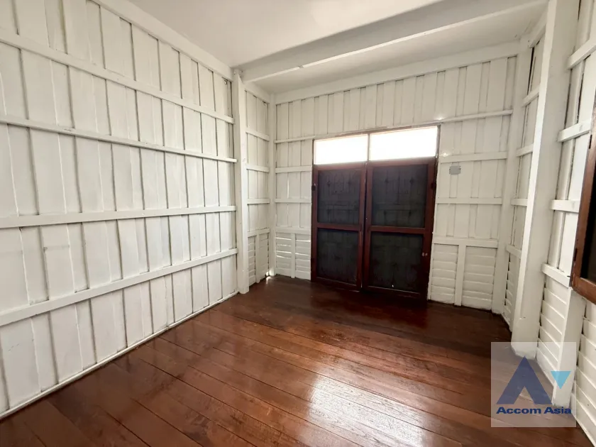 12  6 br House For Rent in Sukhumvit ,Bangkok MRT Queen Sirikit National Convention Center AA45986