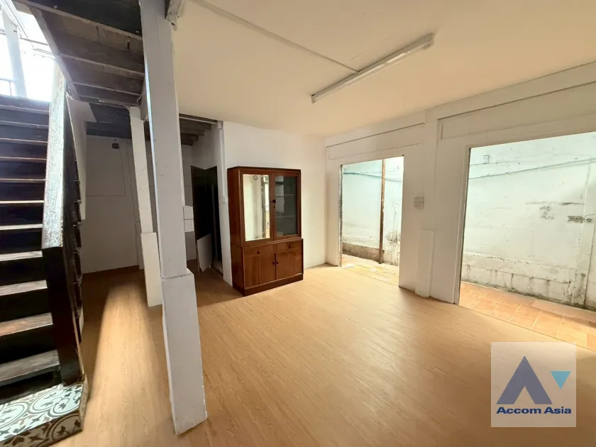 unit 6 Bedrooms  House For Rent in Sukhumvit, Bangkok  near MRT Queen Sirikit National Convention Center (AA45986)