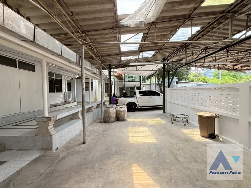 33  6 br House For Rent in Sukhumvit ,Bangkok MRT Queen Sirikit National Convention Center AA45986