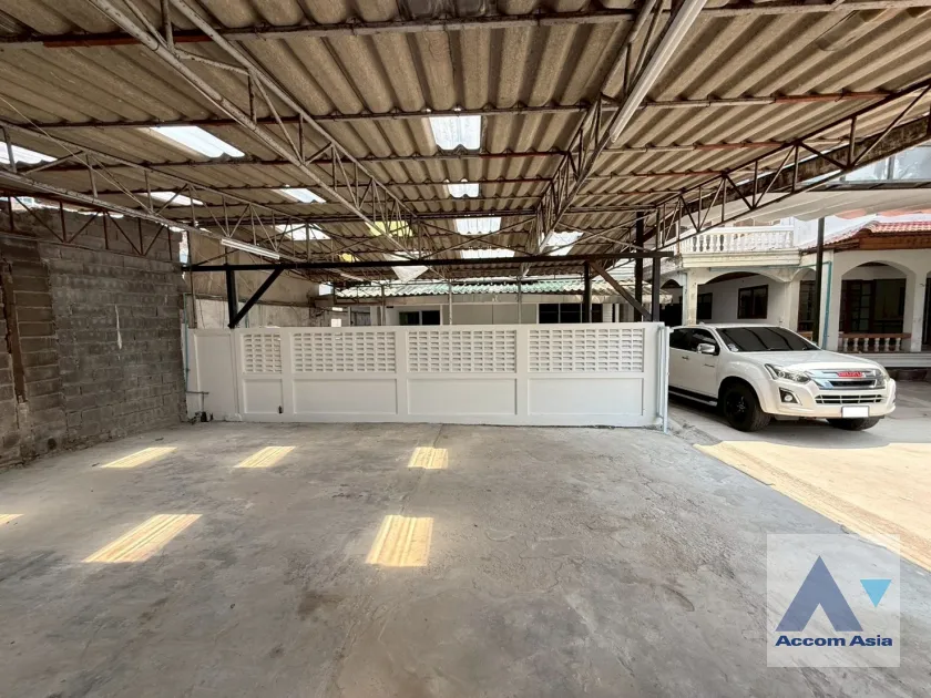 32  6 br House For Rent in Sukhumvit ,Bangkok MRT Queen Sirikit National Convention Center AA45986