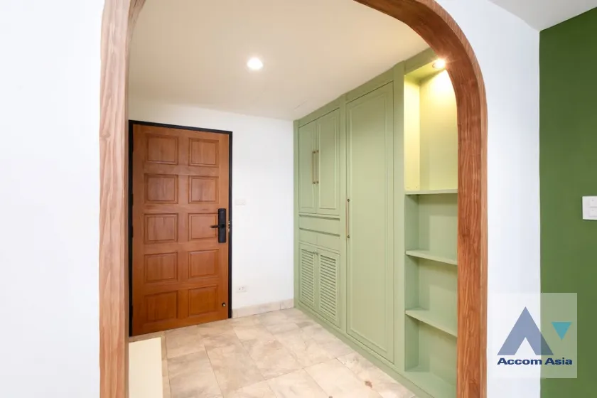 unit 3 Bedrooms  Condominium For Rent & Sale in Sukhumvit, Bangkok  near BTS Asok - MRT Sukhumvit (AA45989)