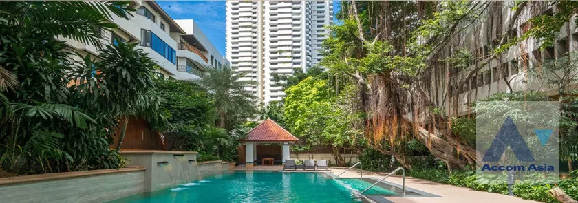 unit 3 Bedrooms  Condominium For Sale in Sukhumvit, Bangkok  near BTS Nana (AA45990)