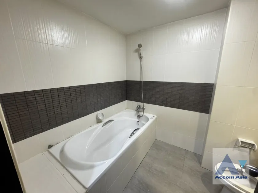 16  3 br Condominium for rent and sale in Sukhumvit ,Bangkok BTS Ekkamai at Le Cosi AA45992