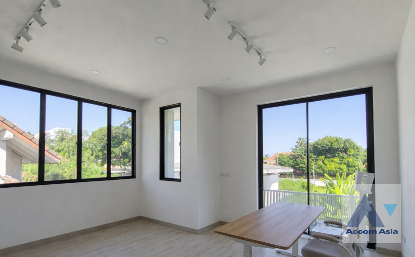 6  5 br House For Rent in Ratchadaphisek ,Bangkok BTS Phahon Yothin 24 AA45993