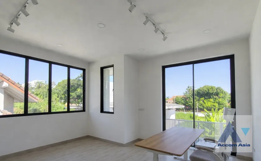 6  5 br House For Rent in Ratchadaphisek ,Bangkok BTS Phahon Yothin 24 AA45993