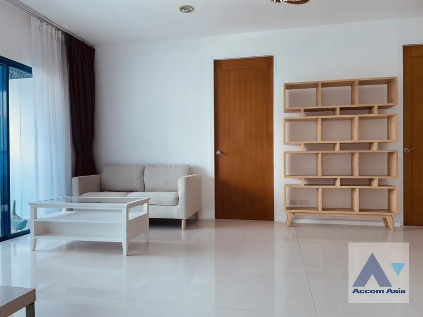 unit 2 Bedrooms  Condominium For Rent in Ploenchit, Bangkok  near BTS Chitlom (AA45995)