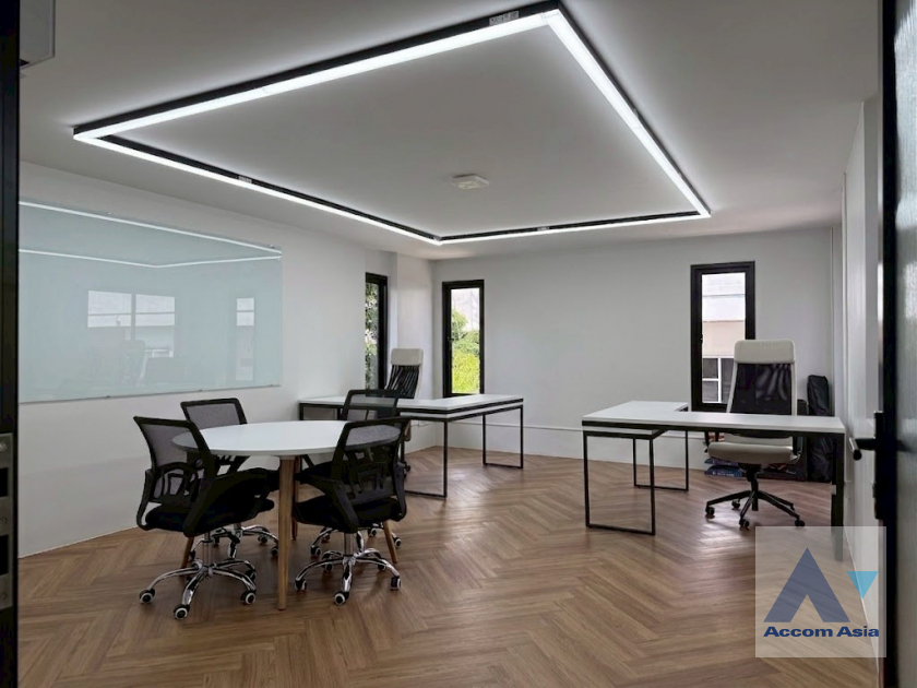 6  3 br House for rent and sale in Sukhumvit ,Bangkok BTS Thong Lo AA46004