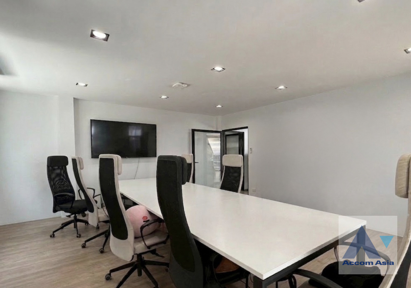 8  3 br House for rent and sale in Sukhumvit ,Bangkok BTS Thong Lo AA46004