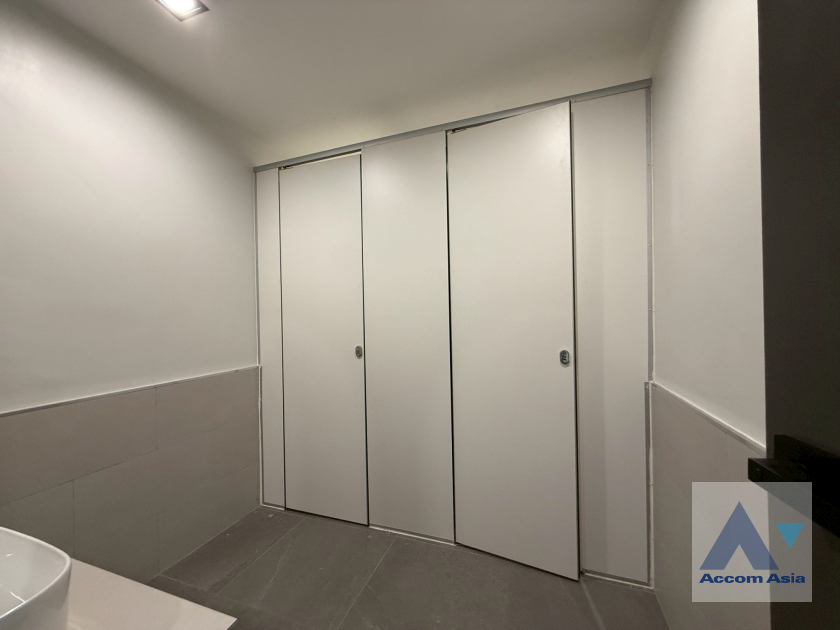 13  3 br House for rent and sale in Sukhumvit ,Bangkok BTS Thong Lo AA46004