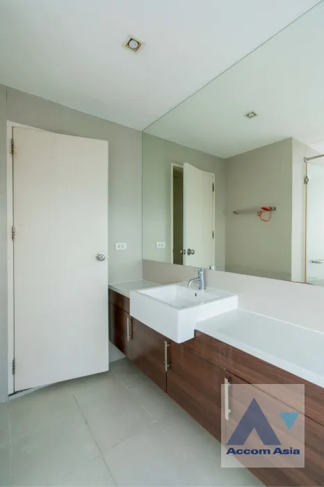 18  2 br Condominium For Sale in Sukhumvit ,Bangkok BTS Thong Lo at Noble Remix AA46006