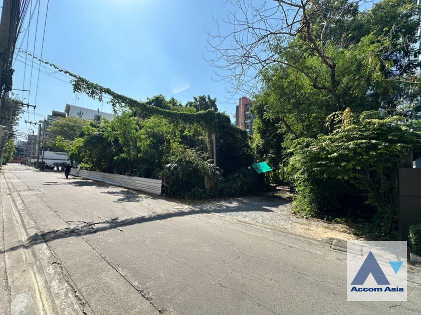  2  Land For Sale in Sukhumvit ,Bangkok BTS On Nut AA46017